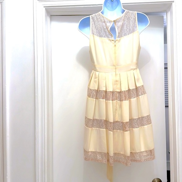 Max and Cleo Size 2 Off White Dress - Picture 5 of 6